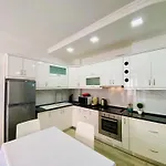Sea Side Lungomare Apartamento *